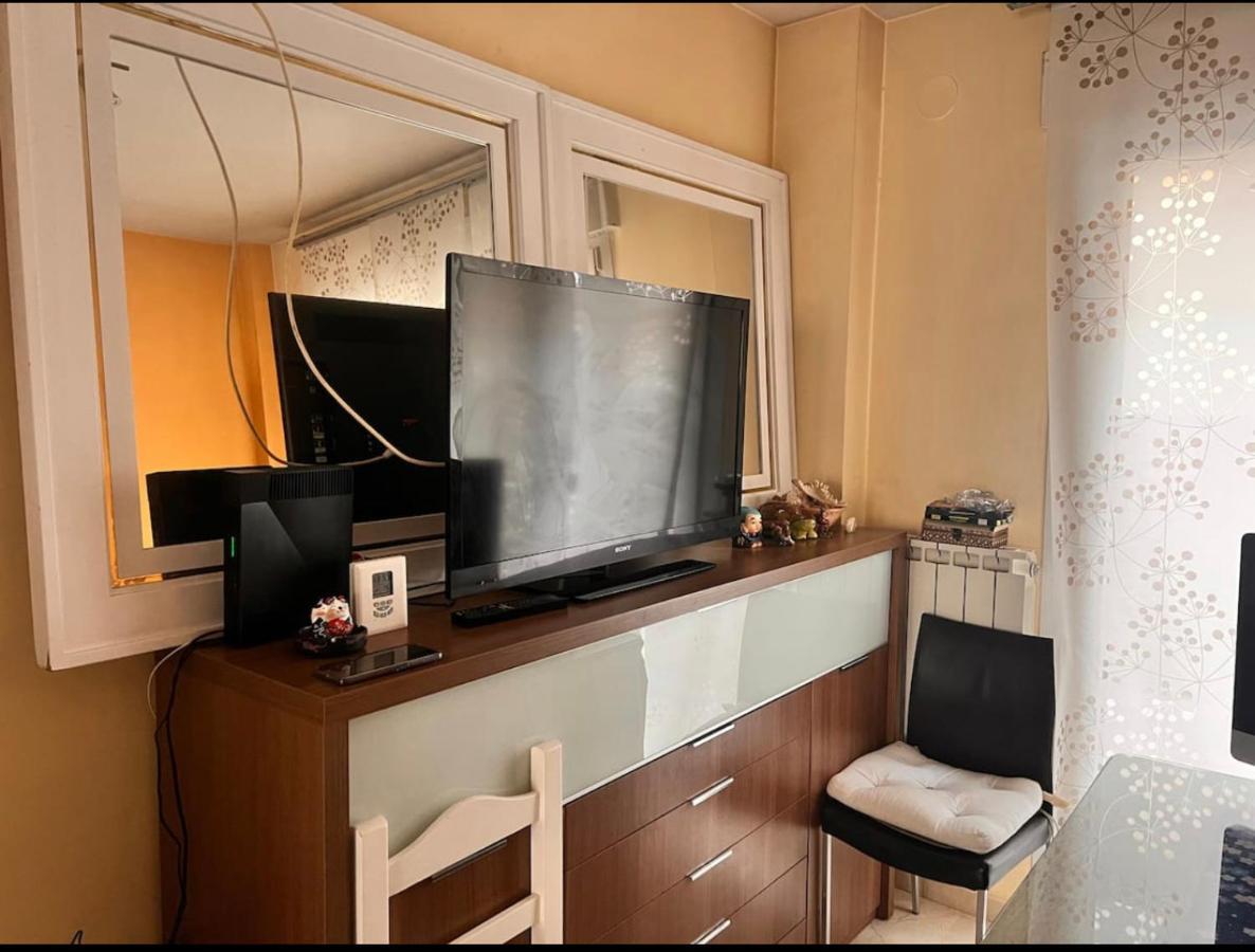 Casa Ideal Familias Y Grupos Con Balcones Exterior Soleada Patios Cerca Alhambra, Sierra Nevada, Rio Genil, Lancha Del Genil, Parque Llano Y Reloj Del Sol Con Barbacoas, Campo De Futbol, Circuito Gimnasia Leilighet Granada Eksteriør bilde