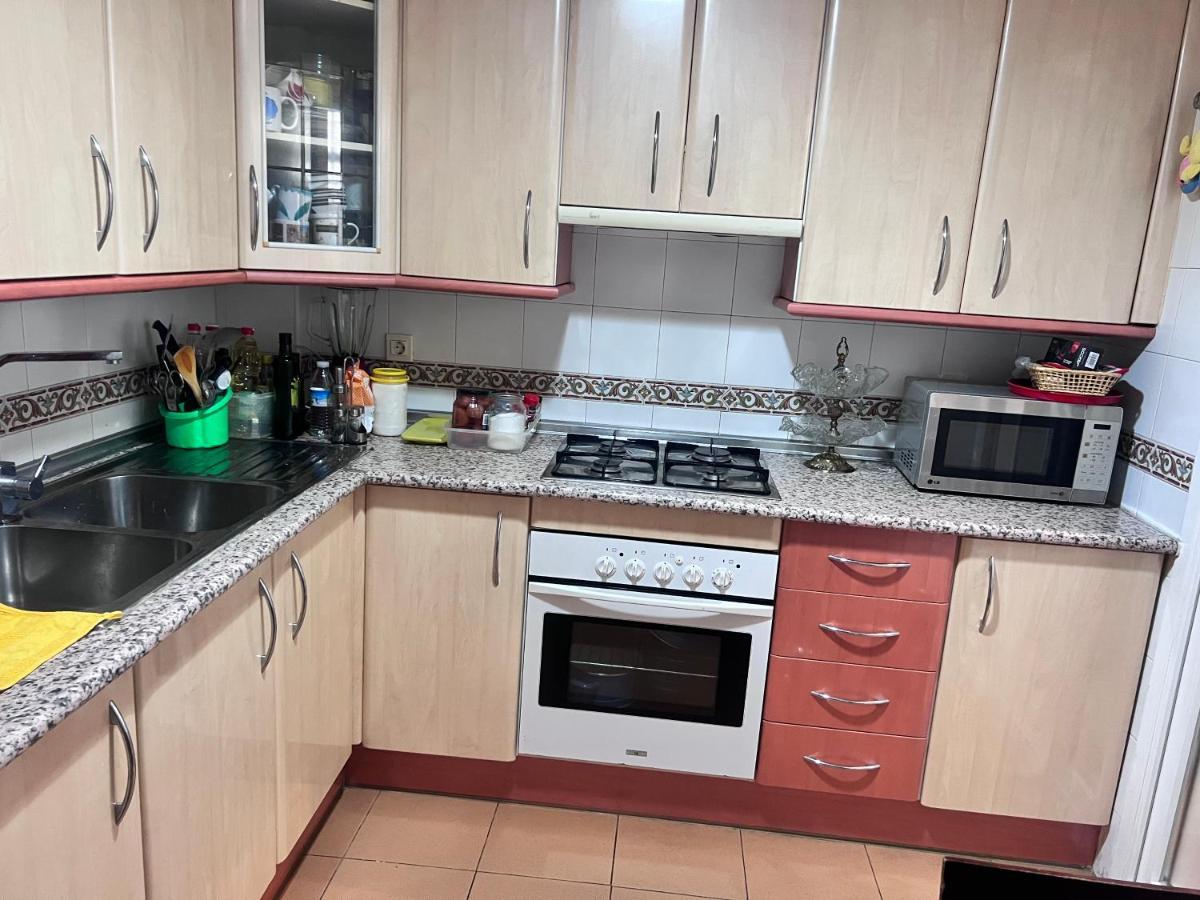 Casa Ideal Familias Y Grupos Con Balcones Exterior Soleada Patios Cerca Alhambra, Sierra Nevada, Rio Genil, Lancha Del Genil, Parque Llano Y Reloj Del Sol Con Barbacoas, Campo De Futbol, Circuito Gimnasia Leilighet Granada Eksteriør bilde