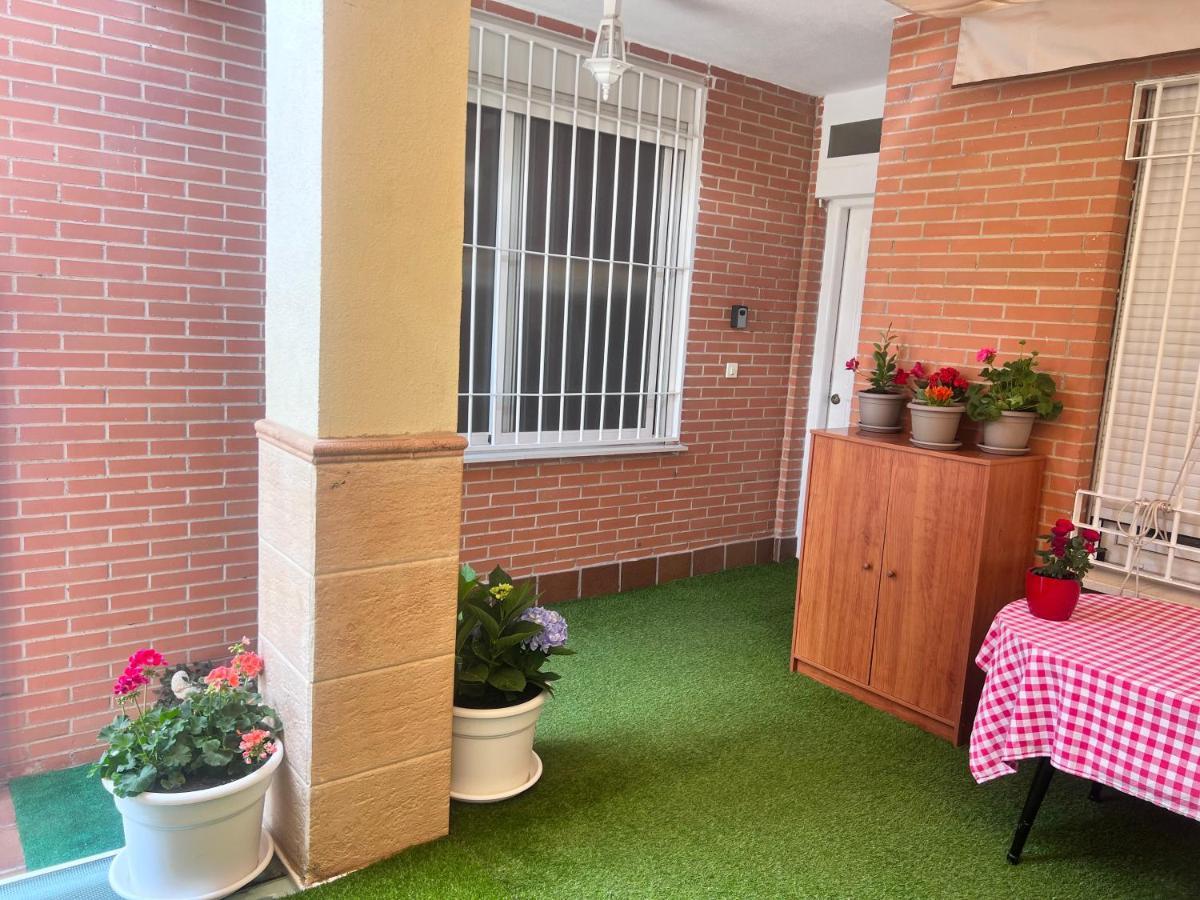 Casa Ideal Familias Y Grupos Con Balcones Exterior Soleada Patios Cerca Alhambra, Sierra Nevada, Rio Genil, Lancha Del Genil, Parque Llano Y Reloj Del Sol Con Barbacoas, Campo De Futbol, Circuito Gimnasia Leilighet Granada Eksteriør bilde