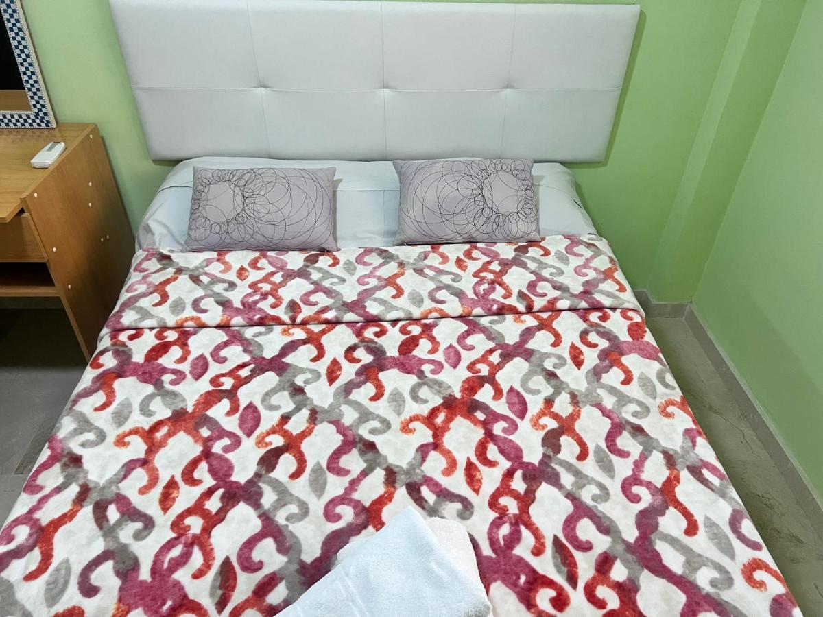 Casa Ideal Familias Y Grupos Con Balcones Exterior Soleada Patios Cerca Alhambra, Sierra Nevada, Rio Genil, Lancha Del Genil, Parque Llano Y Reloj Del Sol Con Barbacoas, Campo De Futbol, Circuito Gimnasia Leilighet Granada Eksteriør bilde